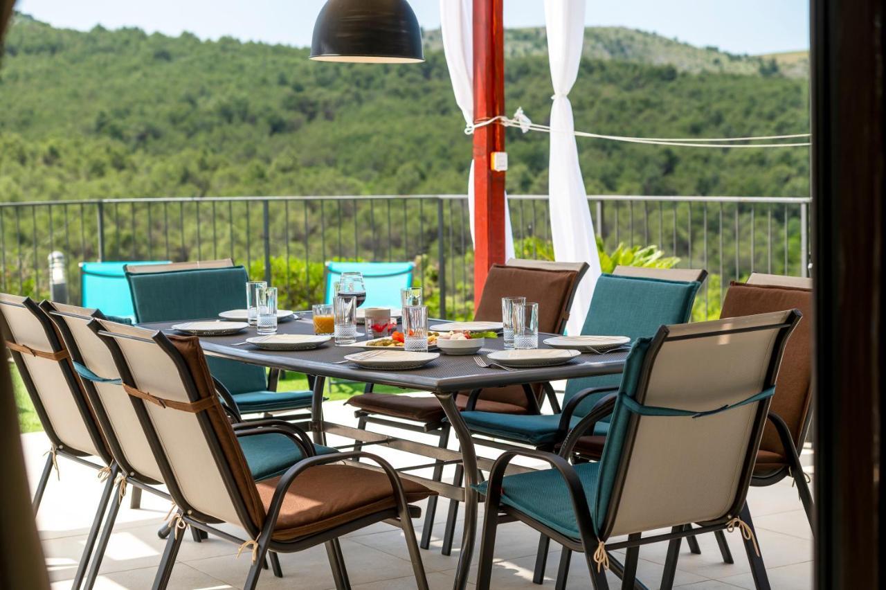 Villa Lucatoni - Heated Pool Šibenik Exteriör bild