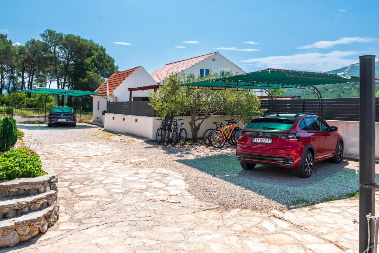 Villa Lucatoni - Heated Pool Šibenik Exteriör bild